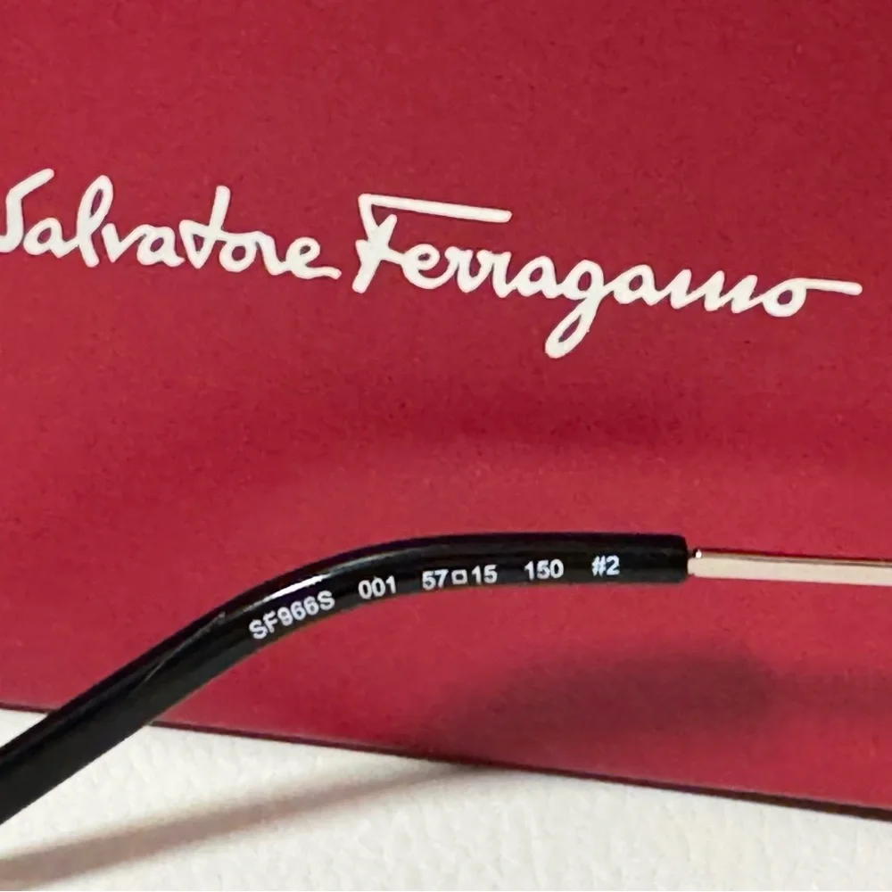 FERRAGAMO unisex sunglasses, NWT - Picture 6 of 15